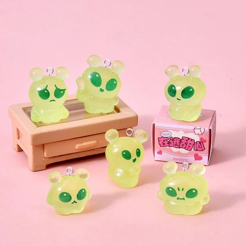 10Pcs Luminous Mini Green Alie - Resin Art Handmade review and price